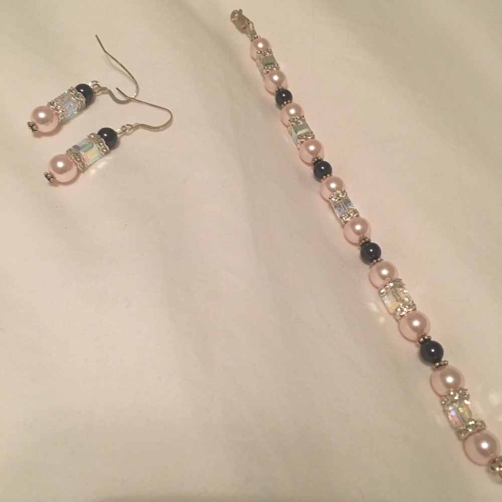 Bracelet and earring set!